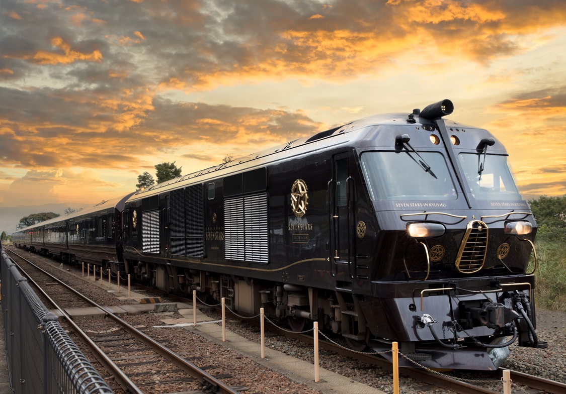 九州旅客鉄道が運行する周遊型臨時寝台列車ななつ星